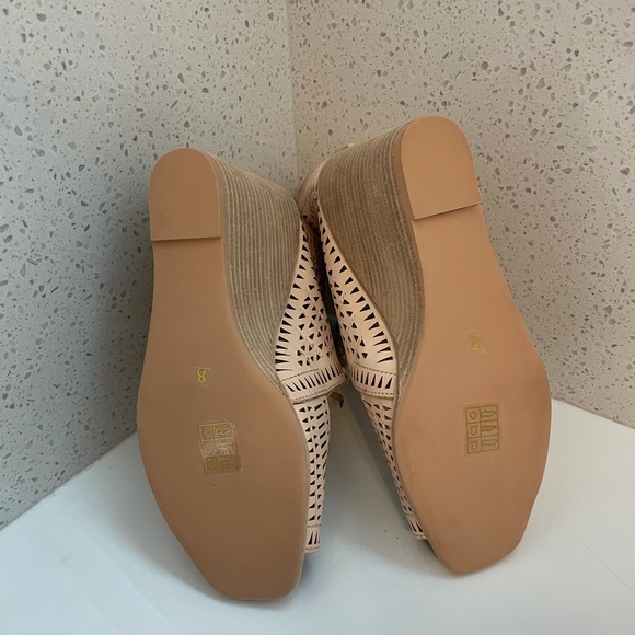 Jeffrey Campbell Nude Wedges - Picture 2 of 2